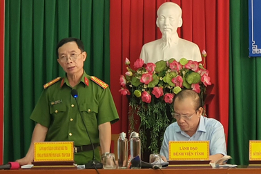 Vụ nữ sinh tử vong ở Ninh Thuận: Tài xế ô tô sử dụng điện thoại khi lái xe