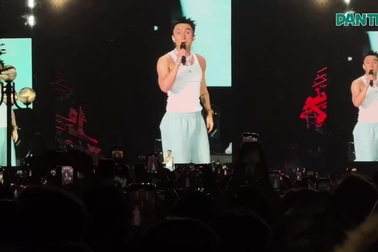 Sơn Tùng M-TP khuấy động sân khấu với màn trình diễn ấn tượng