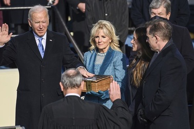 Nhiều nghị sĩ Mỹ mặc áo chống đạn dự lễ nhậm chức của ông Biden