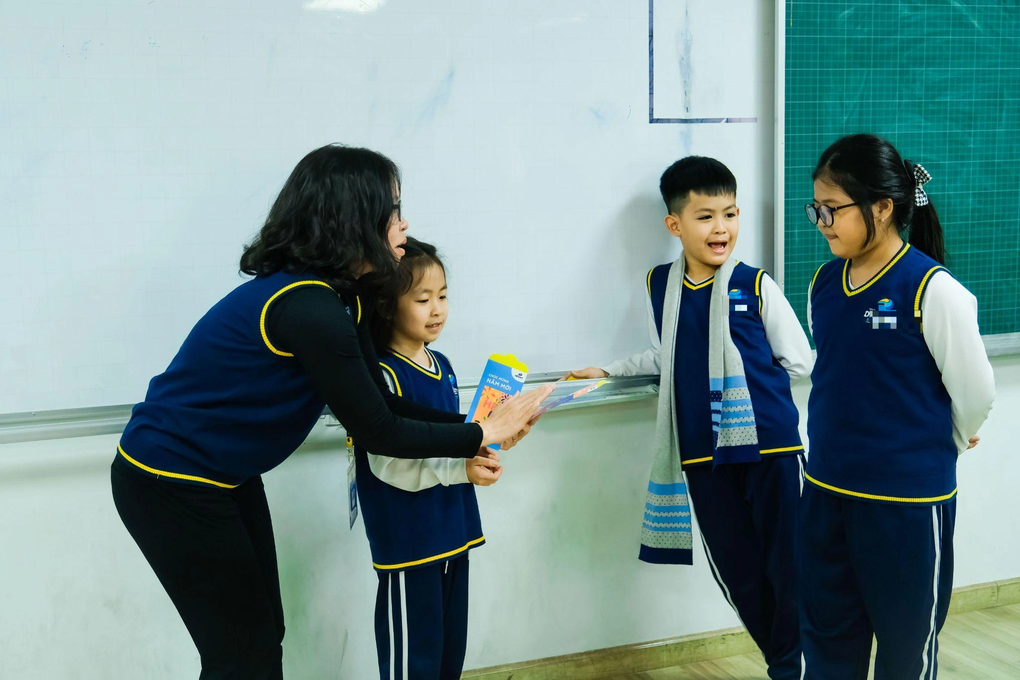 Trường học ở Hà Nội hâm nóng tinh thần cho học sinh sau Tết - 2 Trường học ở Hà Nội hâm nóng tinh thần cho học sinh sau Tết - 2