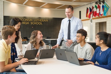 Phỏng vấn học bổng cùng Giám đốc tuyển sinh trường trung học Wisconsin Lutheran, Mỹ