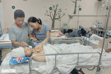 Con trai gặp tai nạn nguy kịch, người bố mắc trọng bệnh kêu cứu