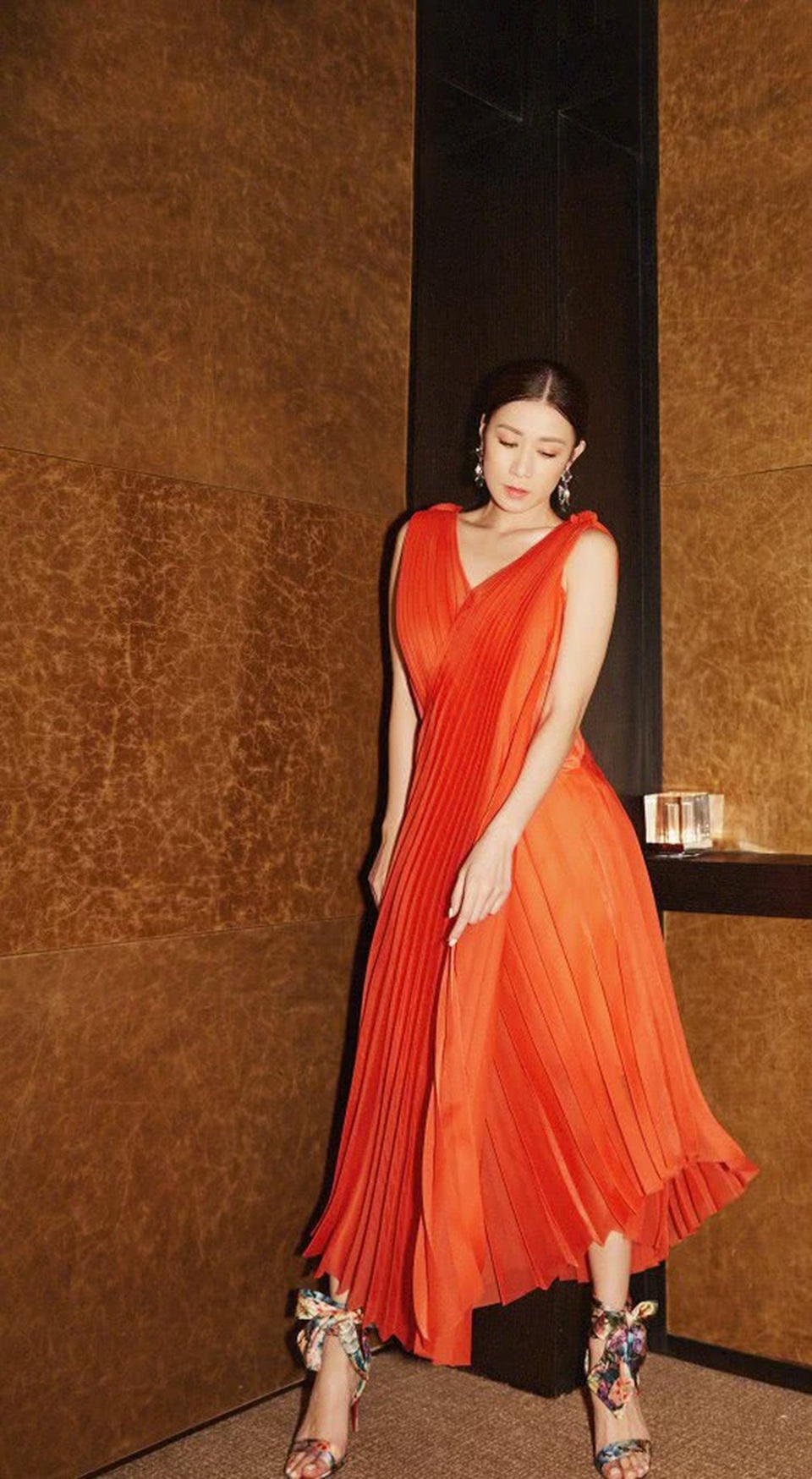 “Nhàn Phi” Xa Thi Mạn: Không có người ngắm, phụ nữ vẫn phải là đoá hoa đẹp - 11 “Nhàn Phi” Xa Thi Mạn: Không có người ngắm, phụ nữ vẫn phải là đoá hoa đẹp - 11