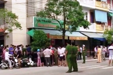 Đi đòi tiền, anh rể chém em vợ và mẹ vợ tử vong