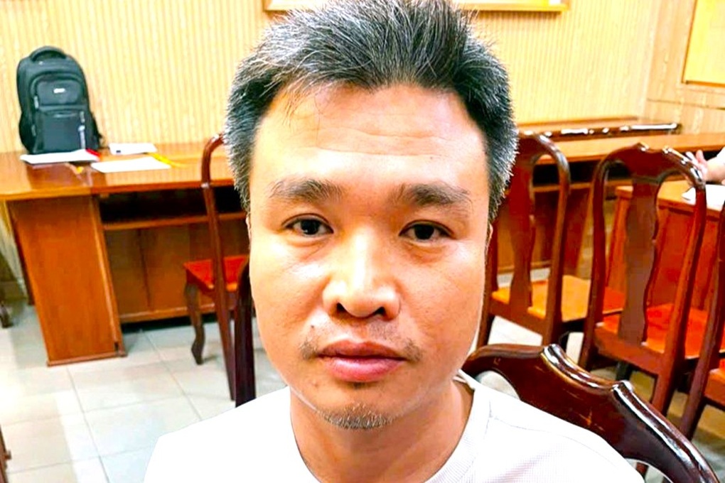 Nhóm siêu lừa thực hiện thành công 30 vụ mua vàng thật, bán vàng giả - 1 Nhóm siêu lừa thực hiện thành công 30 vụ mua vàng thật, bán vàng giả - 1