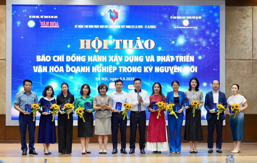 Báo chí đồng hành cùng doanh nghiệp trong kỷ nguyên vươn mình - 3 Báo chí đồng hành cùng doanh nghiệp trong kỷ nguyên vươn mình - 3