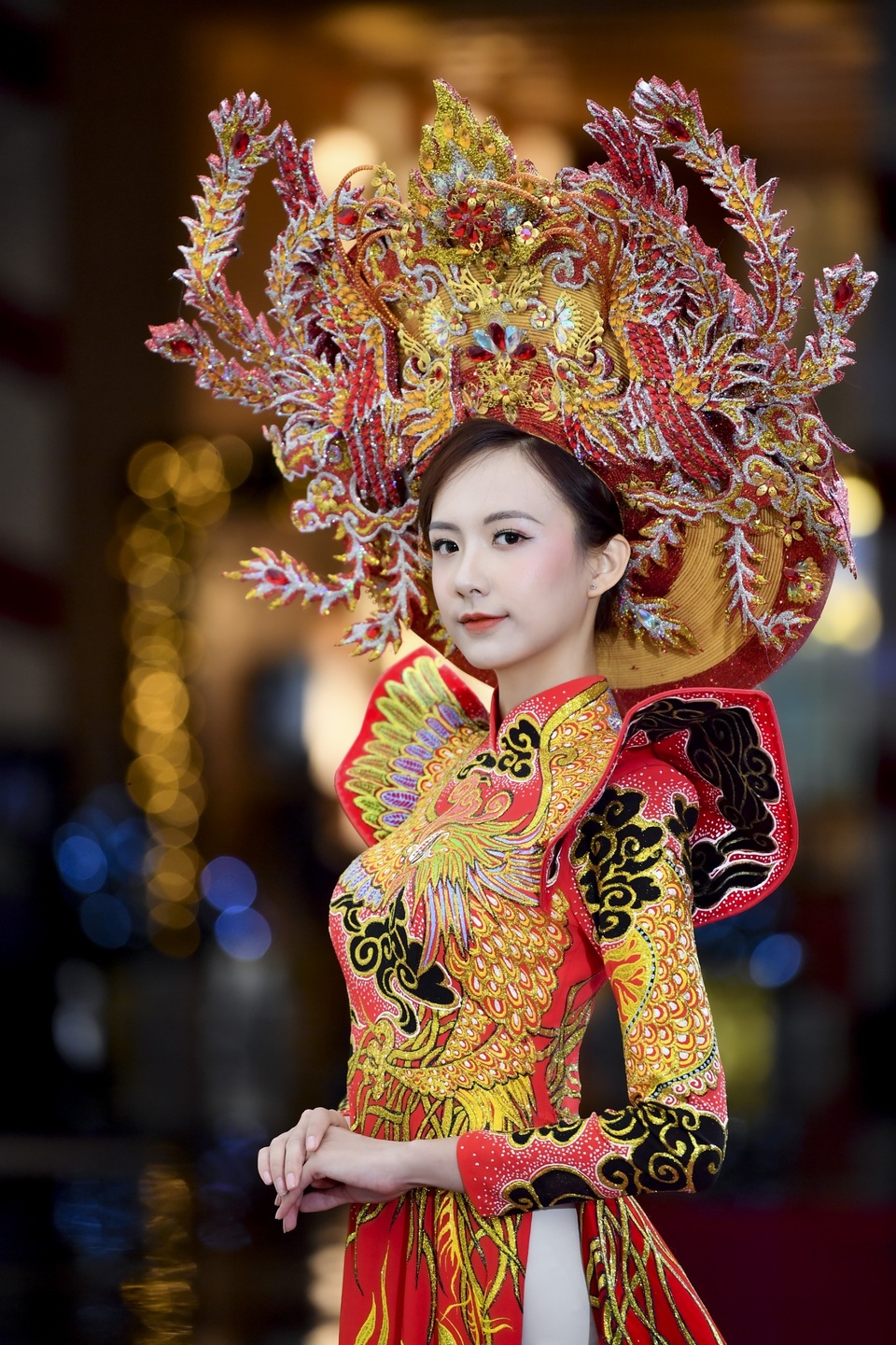 Minh Tiệp làm đạo diễn, bà xã Thùy Dương là vedette - 11 Minh Tiệp làm đạo diễn, bà xã Thùy Dương là vedette - 11