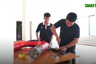 Độc đáo phao cứu sinh điều khiển từ xa