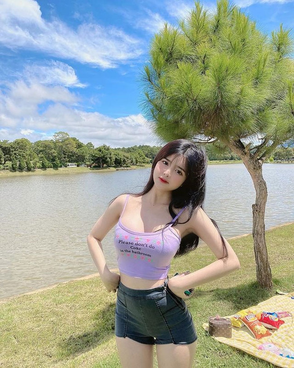 Cô gái Sài thành được ca ngợi xinh như búp bê đời thực - 19 Cô gái Sài thành được ca ngợi xinh như búp bê đời thực - 19