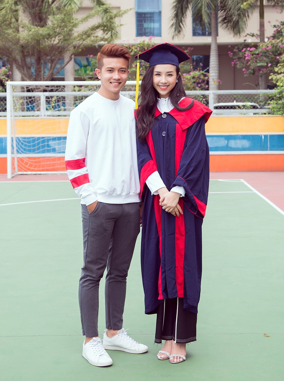 Á hậu Thúy An xinh đẹp rạng rỡ trong lễ tốt nghiệp đại học - 7 Á hậu Thúy An xinh đẹp rạng rỡ trong lễ tốt nghiệp đại học - 7