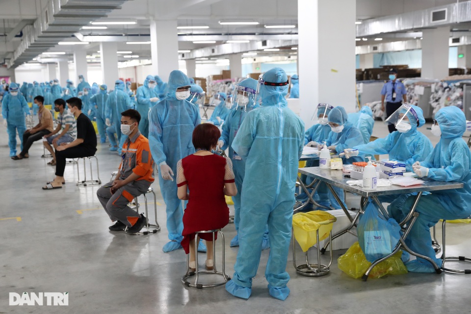 Bộ trưởng Y tế: Dịch ở Bắc Giang dễ phát sinh chùm lây nhiễm mạnh - 2 Bộ trưởng Y tế: Dịch ở Bắc Giang dễ phát sinh chùm lây nhiễm mạnh - 2