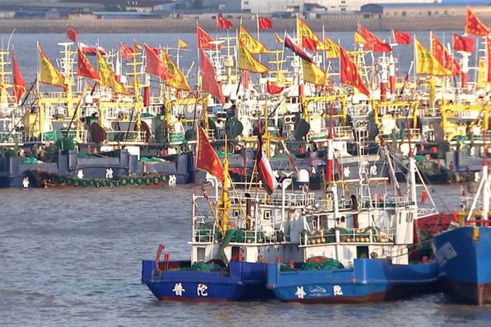 2 tàu Trung Quốc bị bắt vì hoạt động trái phép ở vùng biển nước ngoài - 1 2 tàu Trung Quốc bị bắt vì hoạt động trái phép ở vùng biển nước ngoài - 1