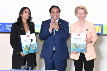 Các đối tác cam kết hỗ trợ Việt Nam 15,5 tỷ USD để chuyển đổi năng lượng