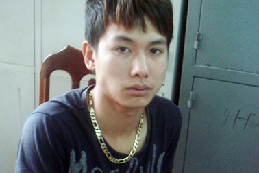 Trốn truy nã xuống chùa Hà học viết sớ 