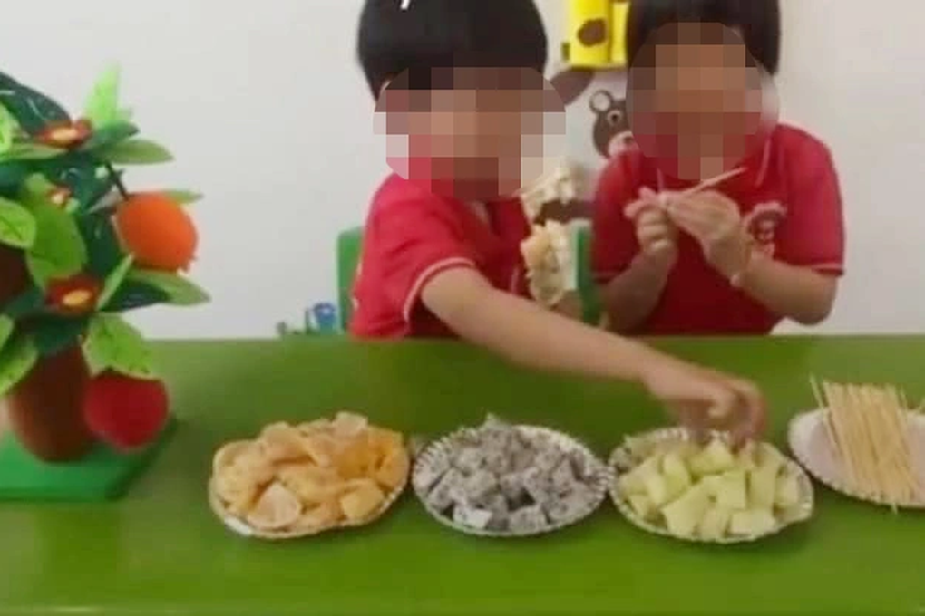 Lùm xùm vụ cô giáo ở Kon Tum quát mắng học sinh mầm non trong lúc quay clip - 1 Lùm xùm vụ cô giáo ở Kon Tum quát mắng học sinh mầm non trong lúc quay clip - 1