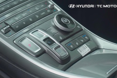 Nút bấm chuyển số trên ô tô được