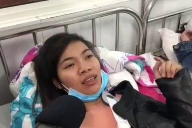 Lật xe khách ngày 27 Tết, 2 người chết, 11 người bị thương