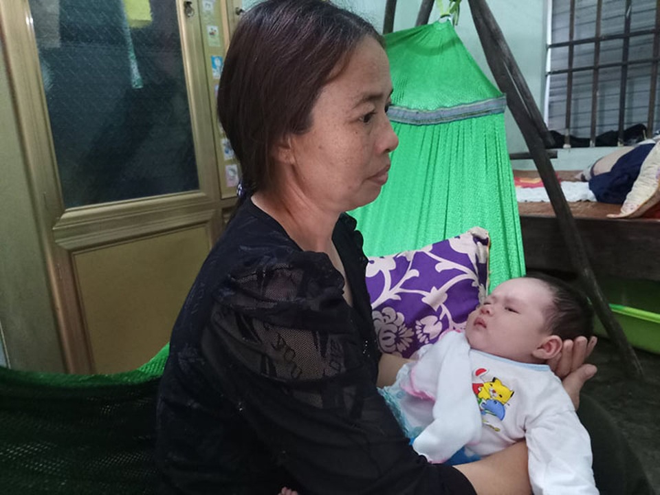 Tiếng khóc xé lòng của bé thơ 1 tháng tuổi mất đi người mẹ thân yêu! - 4 Tiếng khóc xé lòng của bé thơ 1 tháng tuổi mất đi người mẹ thân yêu! - 4