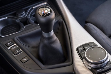 Trộm ô tô bị tóm gọn vì không biết lái xe số sàn