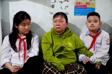 Hoàn cảnh đáng thương của người mẹ mù có 2 con nhỏ