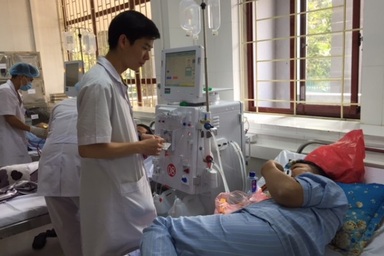 "Người bí ẩn" cung cấp đoạn clip Bs Lương cứu chữa bệnh nhân cho Luật sư, nói gì?