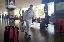 TPHCM: Kiểm dịch và đưa đi cách ly ngay từ khi xuống sân bay Tân Sơn Nhất