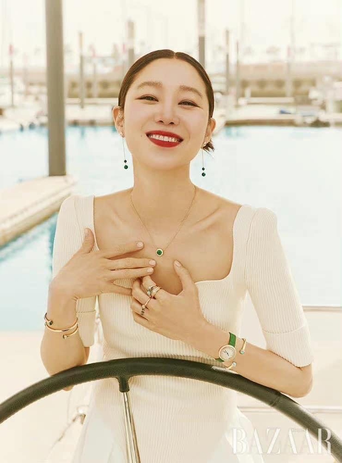 Mỹ nhân bắt được hoa cưới của Son Ye Jin: Đẹp, giàu, bạn trai kém 10 tuổi - 2 Mỹ nhân bắt được hoa cưới của Son Ye Jin: Đẹp, giàu, bạn trai kém 10 tuổi - 2