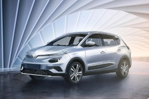 Đang đề xuất giảm phí trước bạ ô tô điện bằng 50% xe xăng