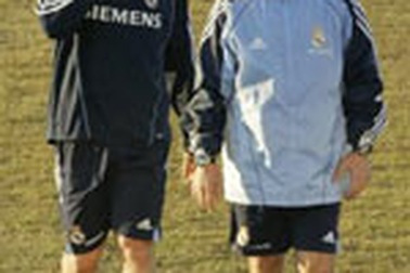 Cassano bỏ lỡ trận ra mắt?