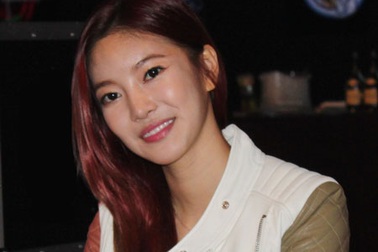 NS Yoon G: "Tôi hi vọng học được chút gì đó ở phụ nữ Việt"