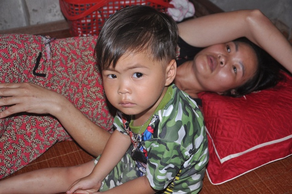 Lên án những kẻ nhẫn tâm lừa đảo ăn tiền của người khốn khổ trong xã hội - 4 Lên án những kẻ nhẫn tâm lừa đảo ăn tiền của người khốn khổ trong xã hội - 4