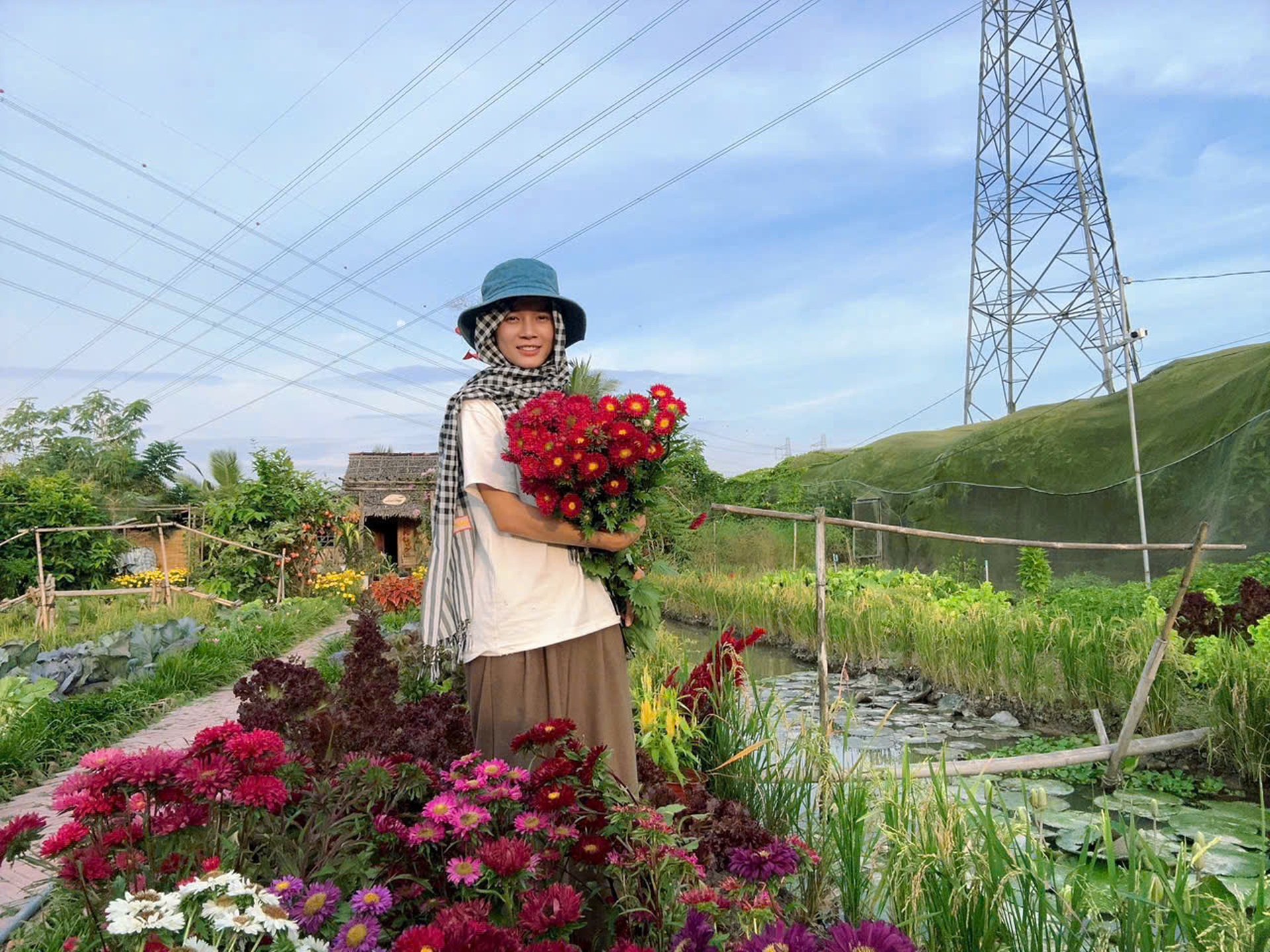 Tiểu thương thu hàng tỷ đồng/tháng, thoát phá sản nhờ dám bỏ chợ - 8 Tiểu thương thu hàng tỷ đồng/tháng, thoát phá sản nhờ dám bỏ chợ - 8