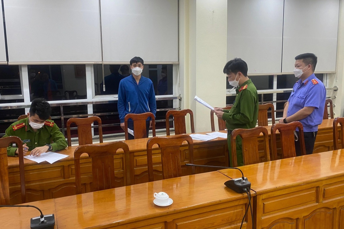 Vụ làm luật trên cao tốc Nội Bài - Lào Cai: Khởi tố đội trưởng trạm IC14 - 1 Vụ làm luật trên cao tốc Nội Bài - Lào Cai: Khởi tố đội trưởng trạm IC14 - 1