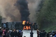 Xe chở nhựa đường tông xe khách gây cháy dữ dội, 3 người chết, 26 người bị thương