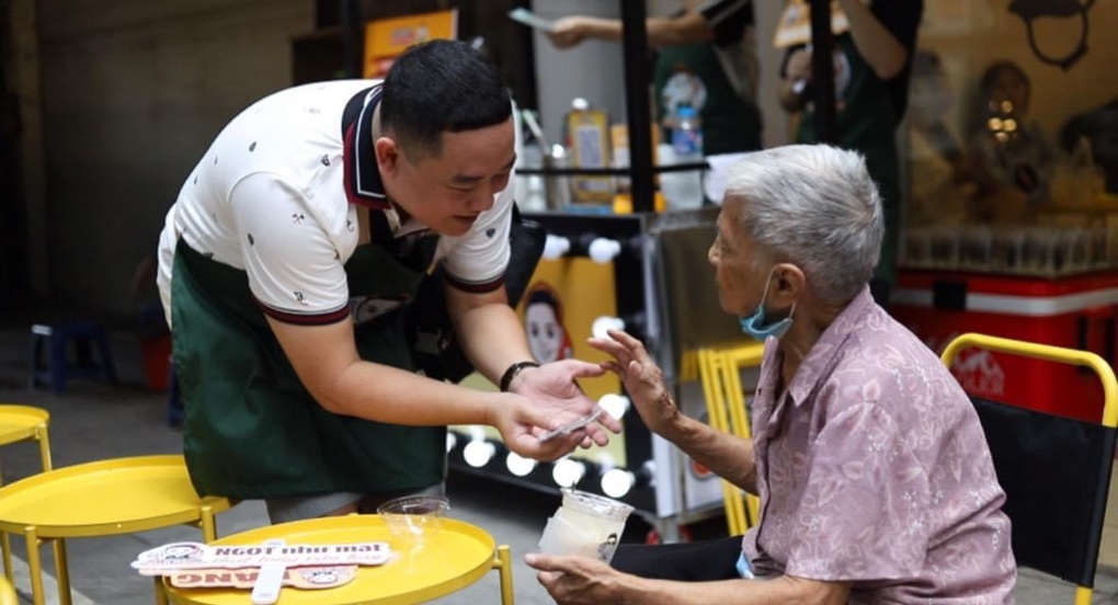 Tận hưởng mùa thu Hà Nội cùng ly cà phê muối Chú Nam - 2 Tận hưởng mùa thu Hà Nội cùng ly cà phê muối Chú Nam - 2
