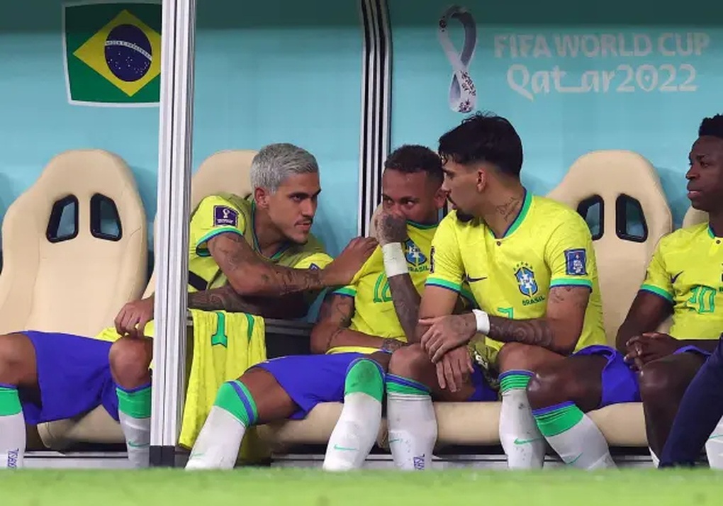 Neymar bật khóc vì chấn thương trong ngày Brazil chiến thắng - 4 Neymar bật khóc vì chấn thương trong ngày Brazil chiến thắng - 4