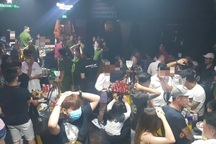 Kiểm tra quán bar phát hiện 6 người dương tính ma túy