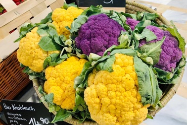 Súp lơ ngoại cầu vồng lạ mắt gần 1 triệu đồng/ kg vẫn "hút" người mua