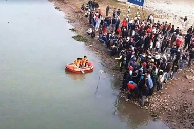 Đề nghị tặng Huân chương Dũng cảm cho nam sinh tử nạn vì cứu 3 mẹ con