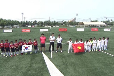 Bình Minh - Hiếu Hiền nhảy "Vũ điệu cồng chiêng"