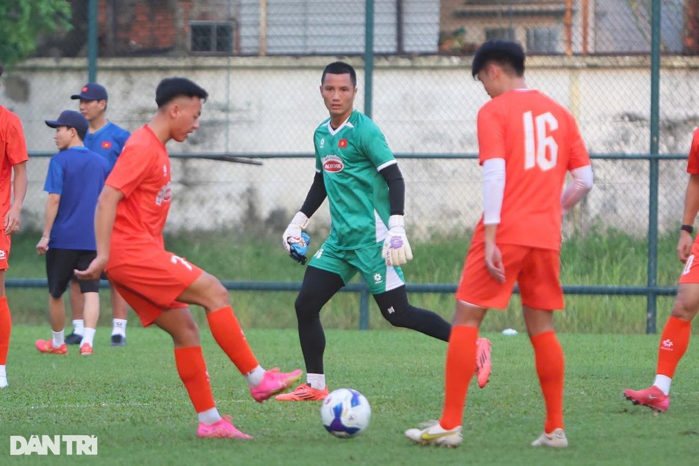 Đình Triệu, Việt Anh chấn thương, đội tuyển Việt Nam bổ sung nhân sự - 1 Đình Triệu, Việt Anh chấn thương, đội tuyển Việt Nam bổ sung nhân sự - 1