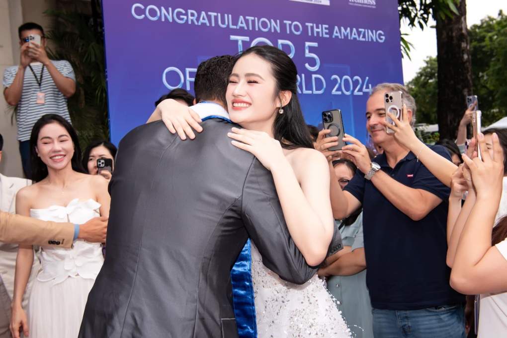 Nam vương Thế giới 2024: Ở Việt Nam, tôi ấn tượng nhất với Hoa hậu Ý Nhi - 3 Nam vương Thế giới 2024: Ở Việt Nam, tôi ấn tượng nhất với Hoa hậu Ý Nhi - 3