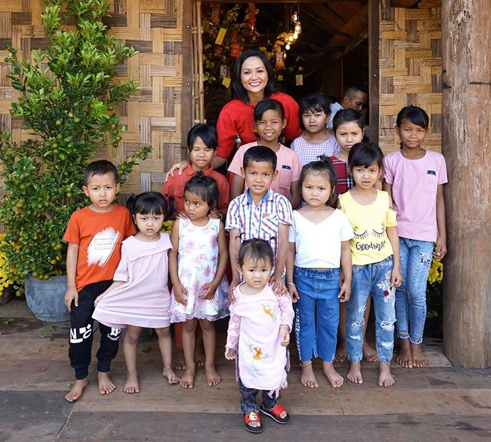 Hoa hậu H’Hen Niê tiết lộ tin vui đầu năm mới - 8 Hoa hậu H’Hen Niê tiết lộ tin vui đầu năm mới - 8