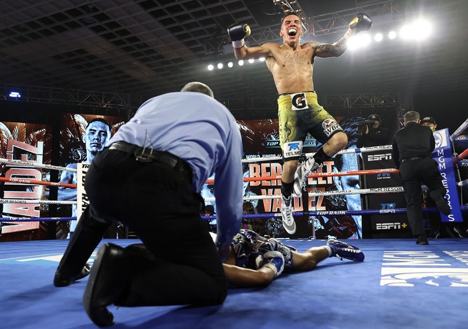 Võ sĩ né đòn tốt, hạ gục đối thủ trong chớp mắt - 3