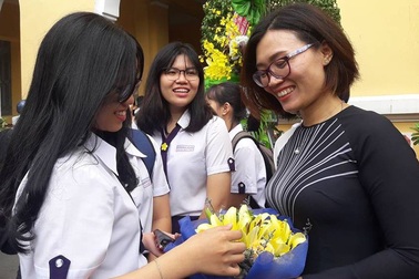 Tặng phong bì: Nặng nghĩa vụ, nhẹ tri ân!