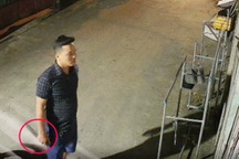 Người đàn ông cầm dao đến trước cổng nhà, dọa giết cả gia đình ở TPHCM