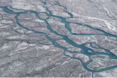 Giải mã bí ẩn về "vùng tối" đang mở rộng của băng ở Greenland