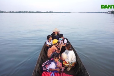 Chòng chành con chữ ở cù lao cồn Kiến