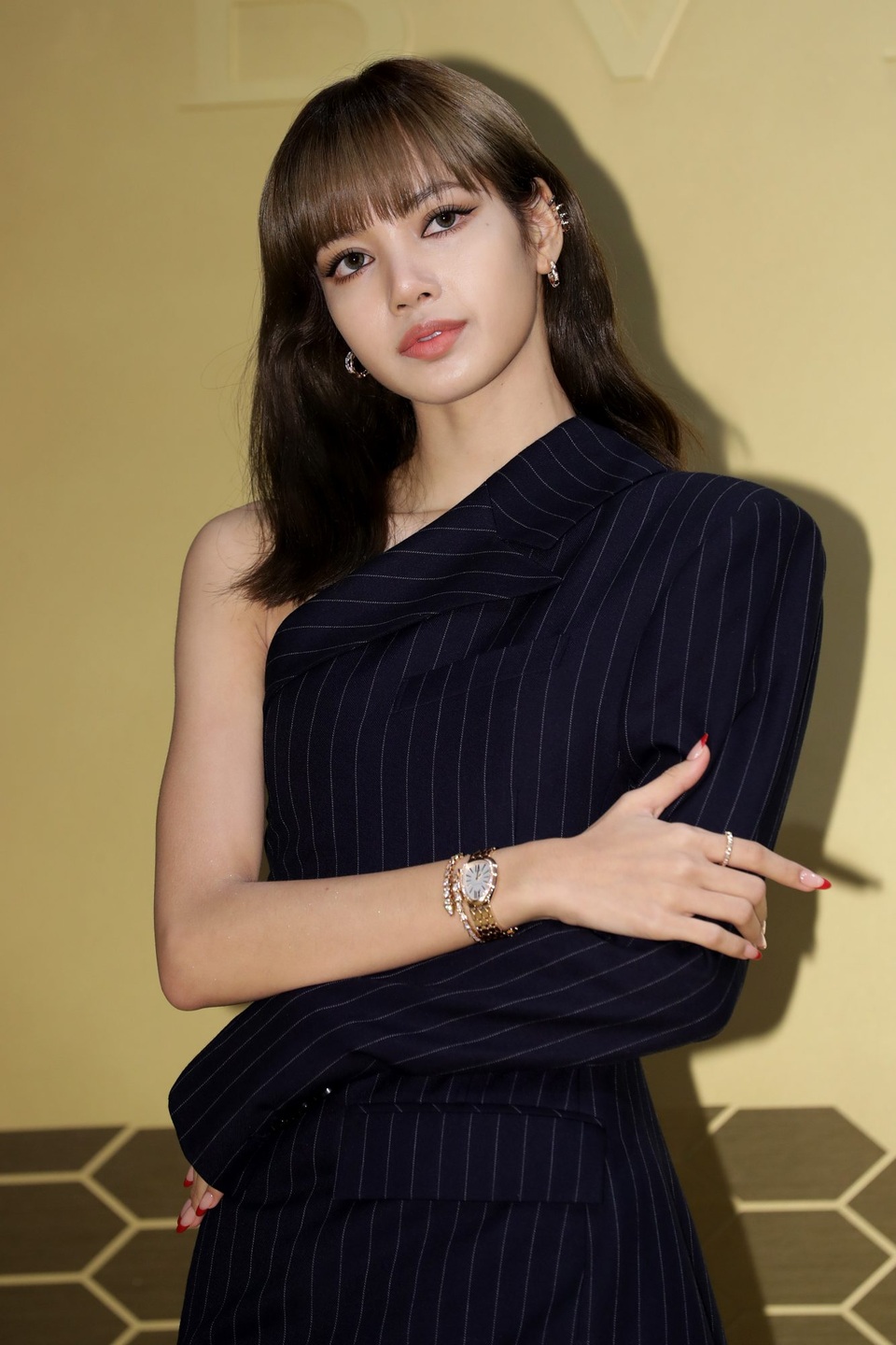 Bất ngờ với hình ảnh gợi cảm của Lisa (Blackpink) - 9 Bất ngờ với hình ảnh gợi cảm của Lisa (Blackpink) - 9