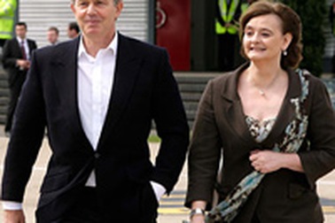 Tony Blair "vượt mặt" Bill Clinton